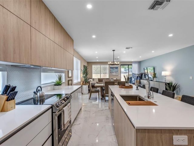 Home for rent at 811 SW 10th Terrace - photo 6289613