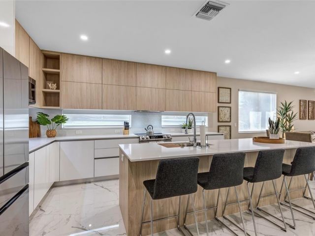 Home for rent at 811 SW 10th Terrace - photo 6289618