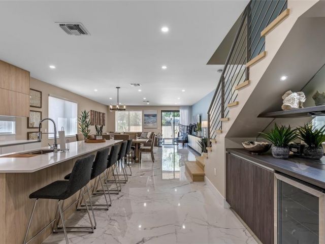 Home for rent at 811 SW 10th Terrace - photo 6289619