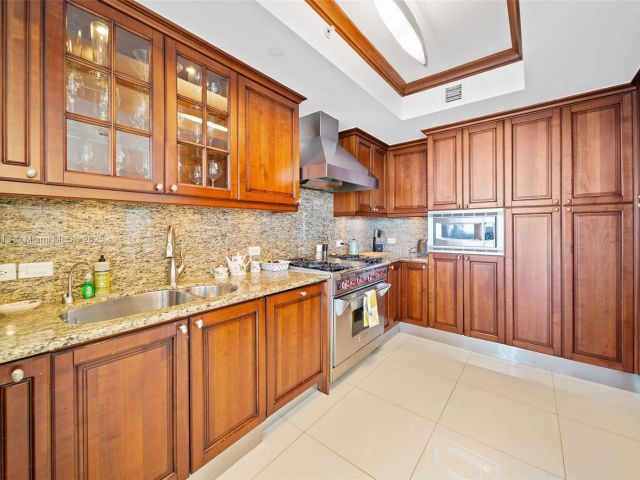 Apartment for rent  Unit #4205 (AVAILABLE NOW) - photo 6293312