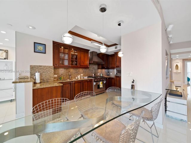 Apartment for rent  Unit #4205 (AVAILABLE NOW) - photo 6293314