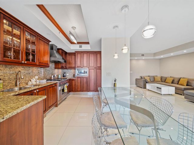 Apartment for rent  Unit #4205 (AVAILABLE NOW) - photo 6293316