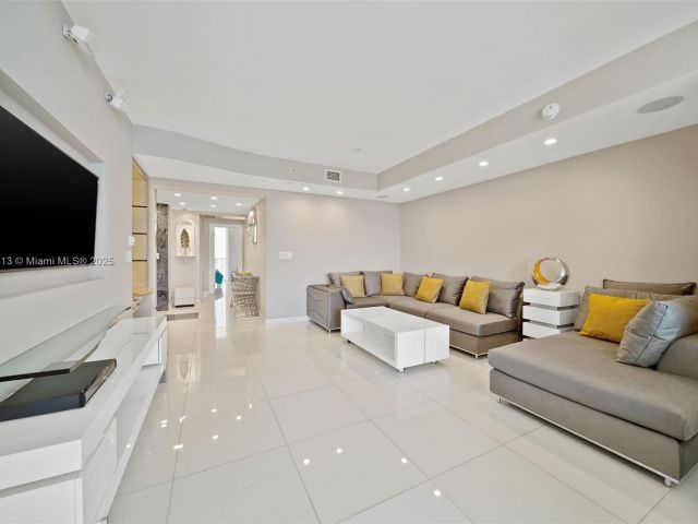 Apartment for rent  Unit #4205 (AVAILABLE NOW) - photo 6293325