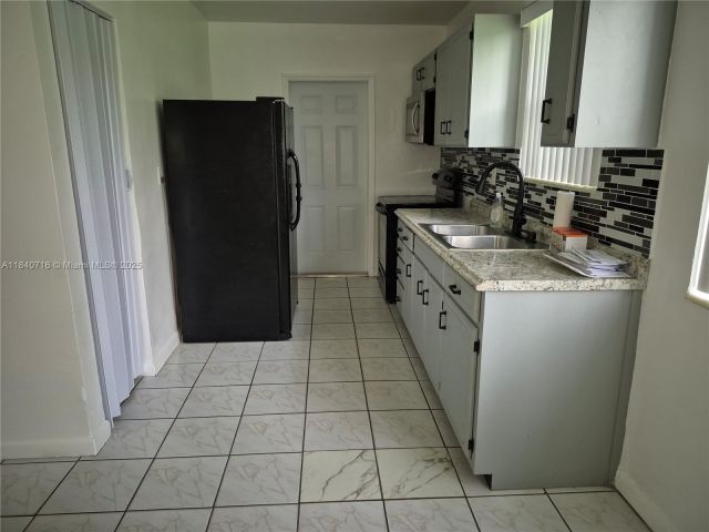 Home for rent at 11521 SW 138th St 11521 - photo 6291652