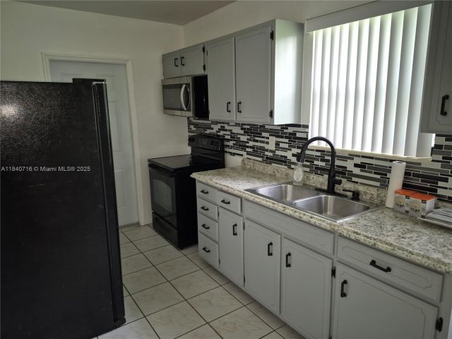Home for rent at 11521 SW 138th St 11521 - photo 6291653