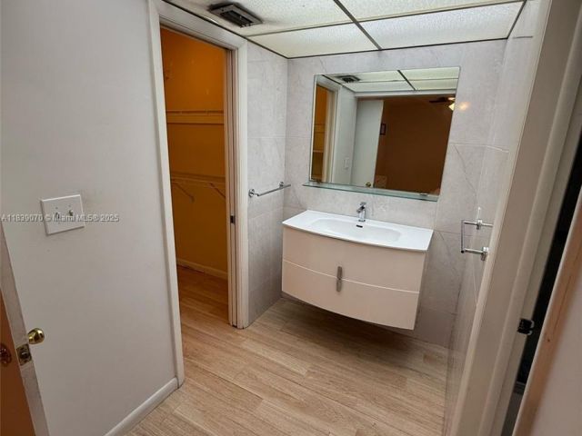 Home for rent at 301 186th St - photo 6291922