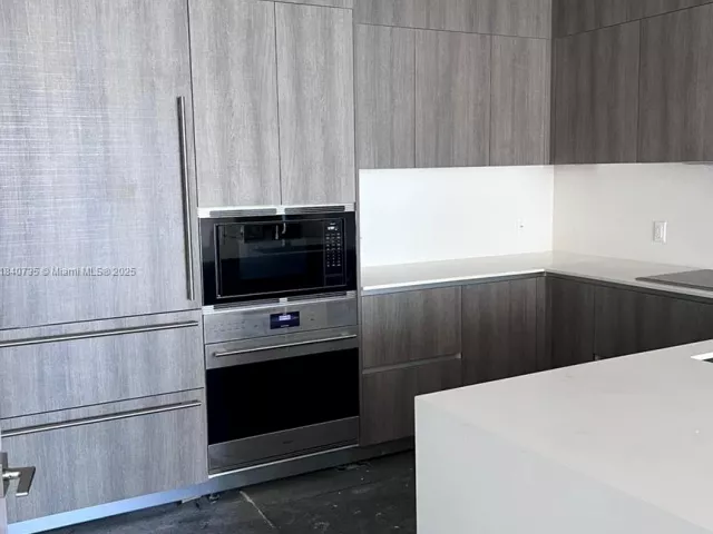 2-bedroom condo for rent in Sunny Isles Beach - 17550 Collins Ave 1004 - MondialRealty