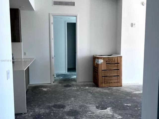 2-bedroom condo for rent in Sunny Isles Beach - 17550 Collins Ave 1004 - MondialRealty