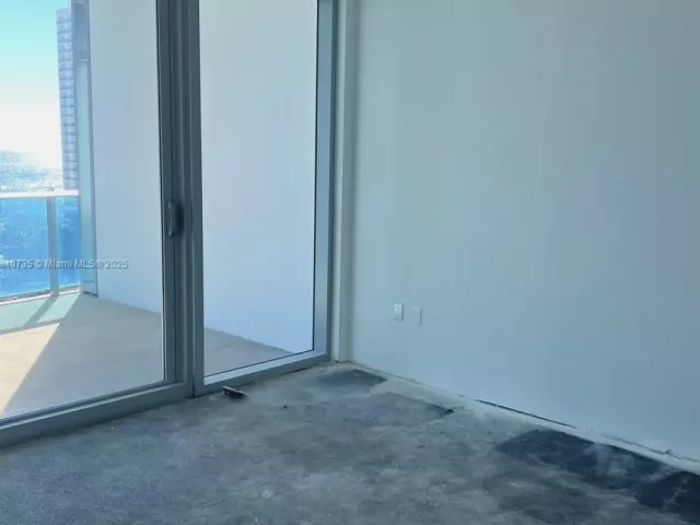 2-bedroom condo for rent in Sunny Isles Beach - 17550 Collins Ave 1004 - MondialRealty