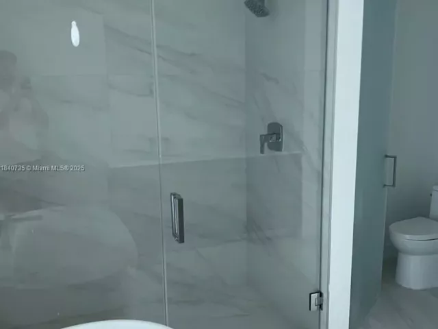 2-bedroom condo for rent in Sunny Isles Beach - 17550 Collins Ave 1004 - MondialRealty