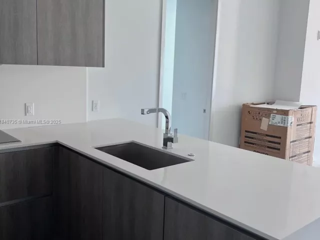 2-bedroom condo for rent in Sunny Isles Beach - 17550 Collins Ave 1004 - MondialRealty