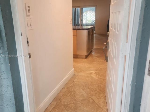 Home for rent at 523 NE 38th St 6 - photo 6292838