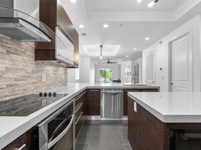 Home for sale at 801 SE 12th Court - photo 6293292