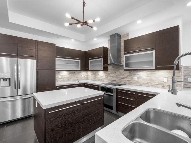 Home for sale at 801 SE 12th Court - photo 6293294