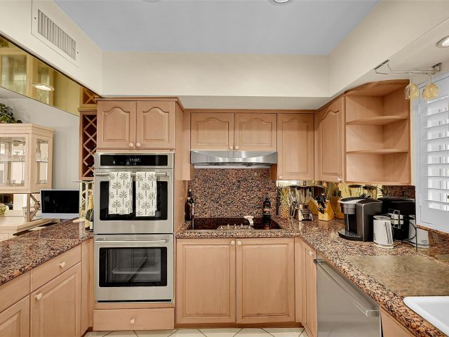 Home for sale at 2920 NE 23rd St - photo 6293104