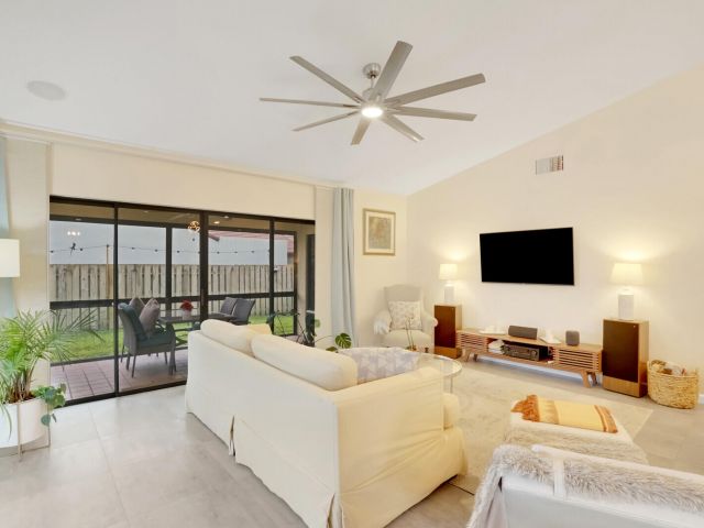 Home for rent at 1740 NW 21st Court - photo 6316137