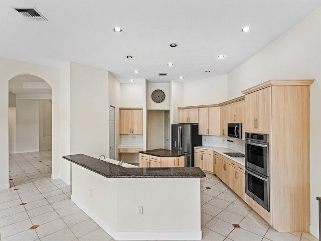 Home for sale at 19557 Saturnia Lakes Drive - photo 6593556