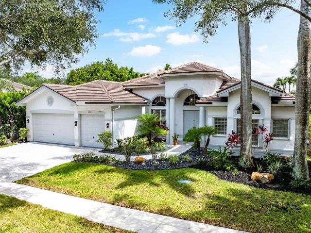 Home for sale at 19557 Saturnia Lakes Drive - photo 6593560