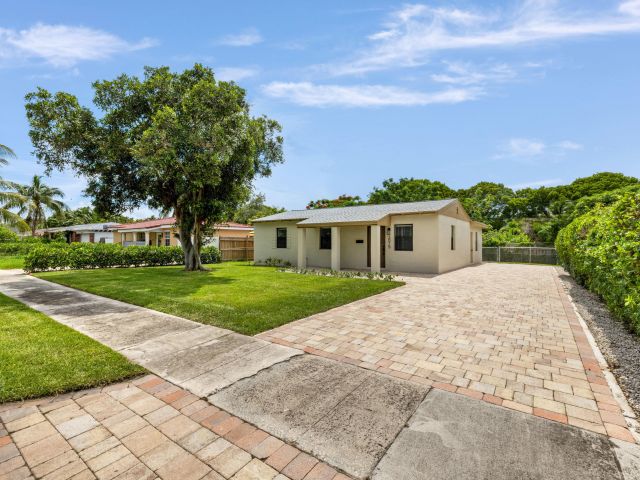 Home for rent at 3015 Robert Road - photo 6294704