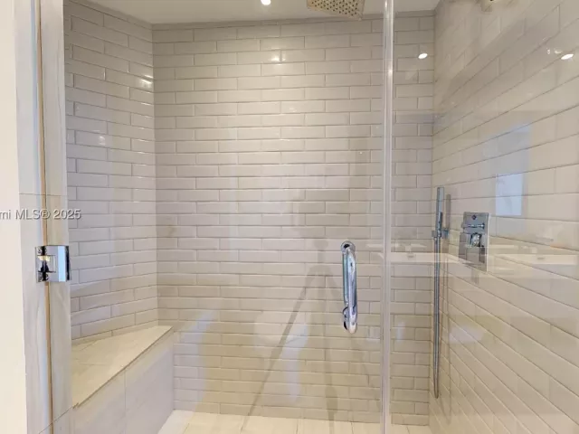 2-bedroom condo for sale in Hollywood - 4010 S Ocean Dr T3802 - MondialRealty