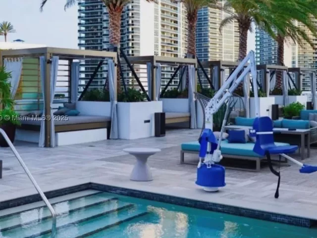 2-bedroom condo for sale in Hollywood - 4010 S Ocean Dr T3802 - MondialRealty