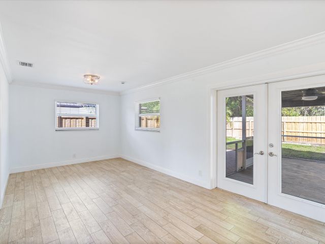 Home for rent at 799 NW 7th Drive - photo 6318319