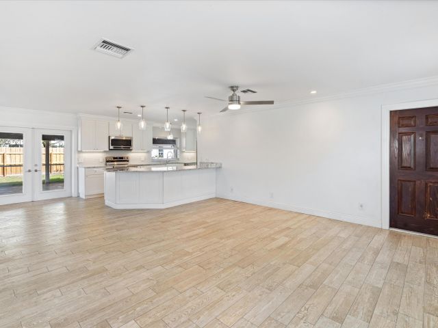 Home for rent at 799 NW 7th Drive - photo 6318323