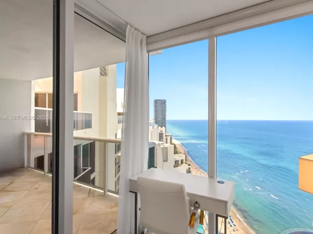 2-bedroom condo for rent in Sunny Isles Beach - 19111 Collins Ave 3507 - MondialRealty