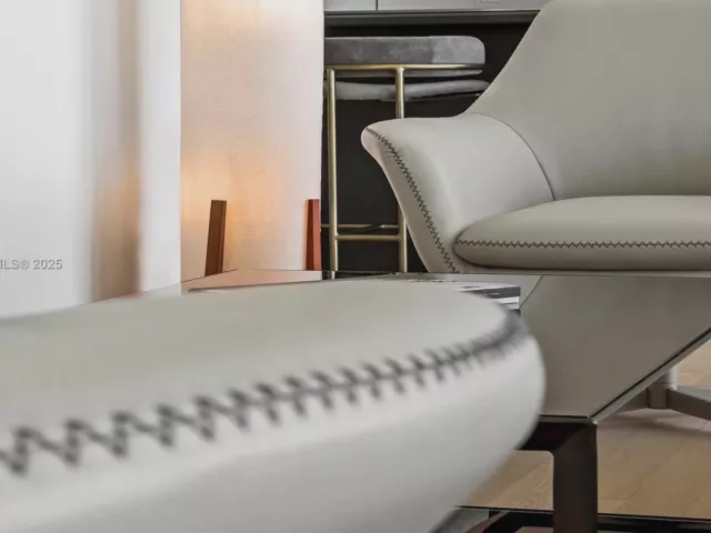 1-bedroom condo for rent in Miami Beach - 2901 Collins Ave 1403 - MondialRealty