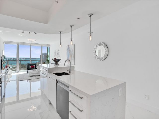 Apartment for rent  Unit #2404 - photo 6300507