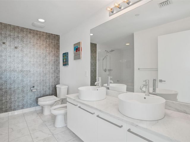 Apartment for rent  Unit #2404 - photo 6300518