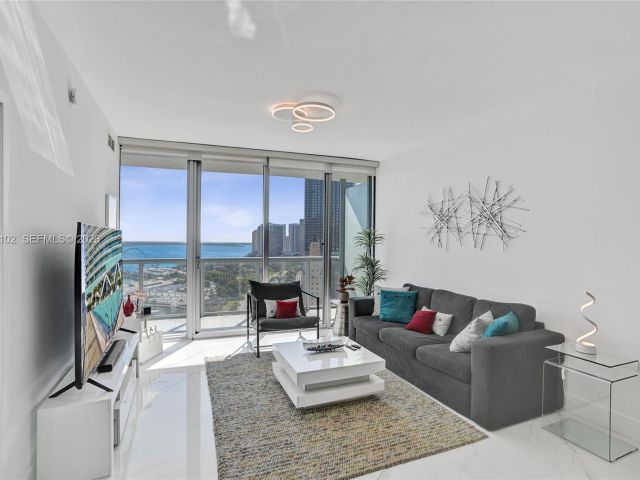 Apartment for rent  Unit #2404 - photo 6300525