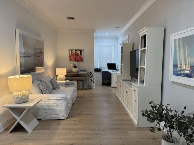 Home for sale at 5401 S Olive Avenue - photo 6321216