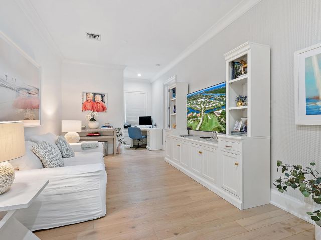 Home for sale at 5401 S Olive Avenue - photo 6321217