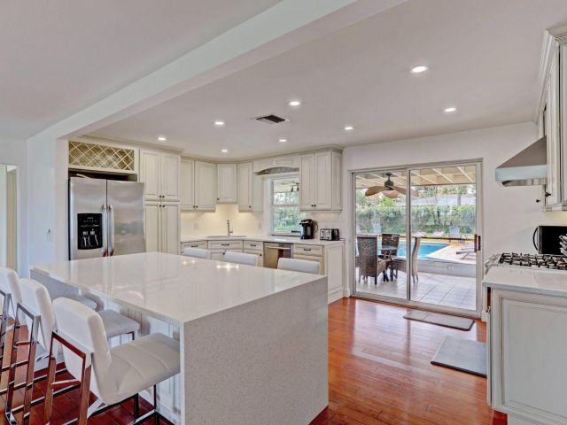 Home for rent at 7115 Venetian Way - photo 6299393