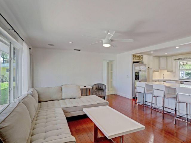 Home for rent at 7115 Venetian Way - photo 6299397