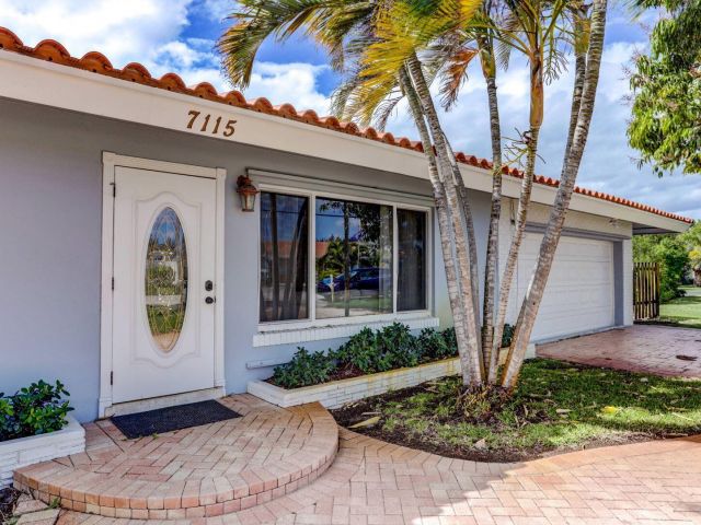 Home for rent at 7115 Venetian Way - photo 6299399