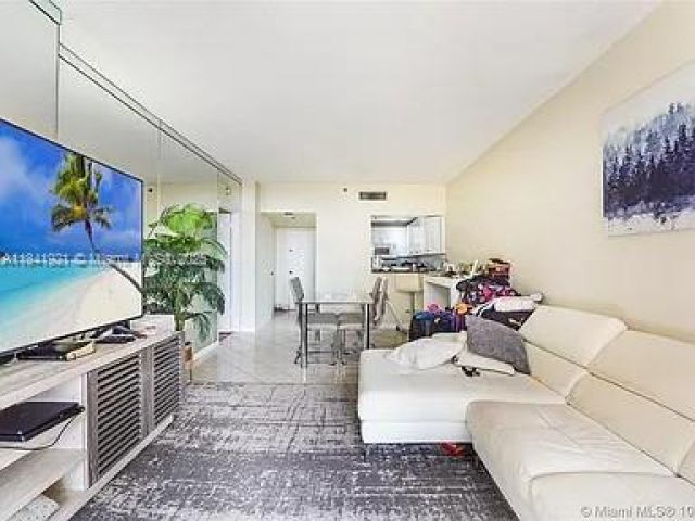 1-bedroom condo for rent in Miami - 540 Brickell Key Dr 603 - MondialRealty