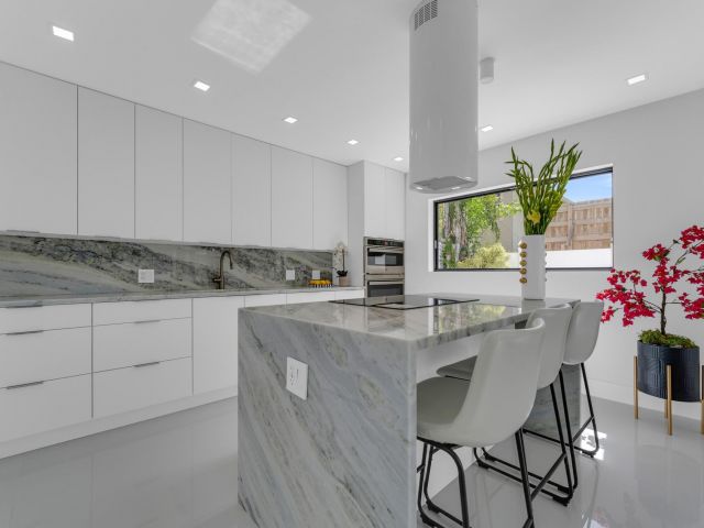 Home for sale at 2724 N Ocean Boulevard - photo 6579803