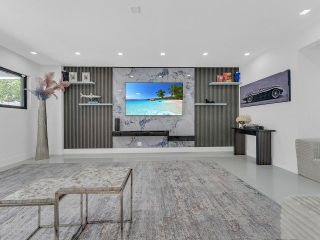 Home for sale at 2724 N Ocean Boulevard - photo 6579809