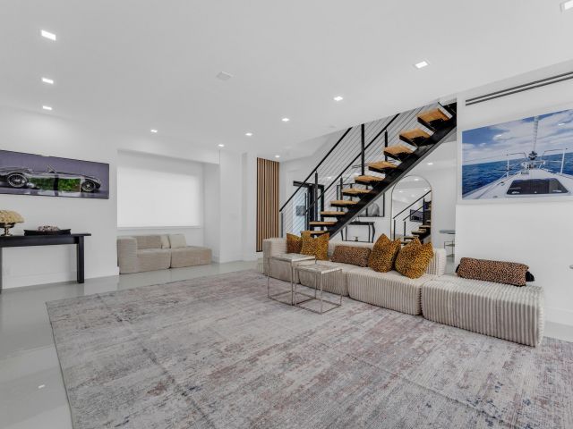 Home for sale at 2724 N Ocean Boulevard - photo 6579810