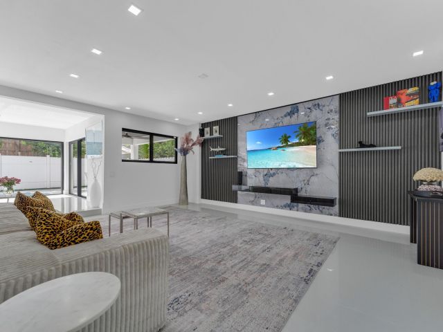 Home for sale at 2724 N Ocean Boulevard - photo 6579819