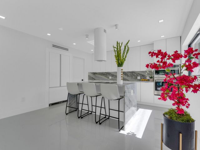 Home for sale at 2724 N Ocean Boulevard - photo 6579820