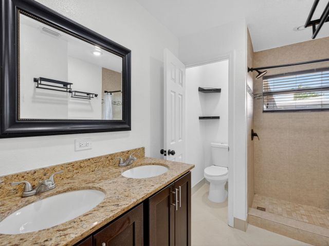 4-bedroom home for sale in Wilton Manors - 2924 NW 8th Avenue - MondialRealty