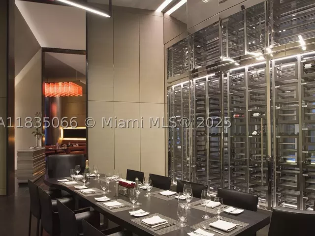 4-bedroom condo for sale in Sunny Isles Beach - 18555 Collins Ave 2701 - MondialRealty