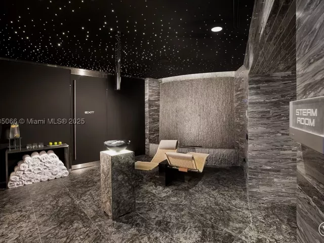 4-bedroom condo for sale in Sunny Isles Beach - 18555 Collins Ave 2701 - MondialRealty