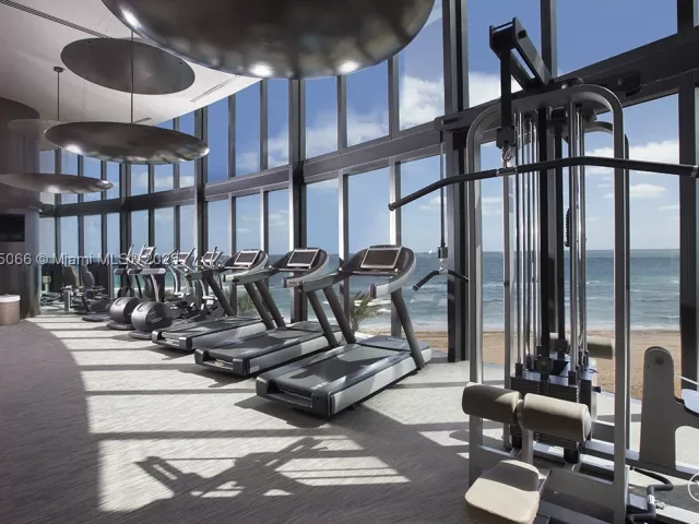 4-bedroom condo for sale in Sunny Isles Beach - 18555 Collins Ave 2701 - MondialRealty