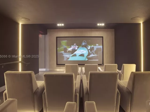 4-bedroom condo for sale in Sunny Isles Beach - 18555 Collins Ave 2701 - MondialRealty