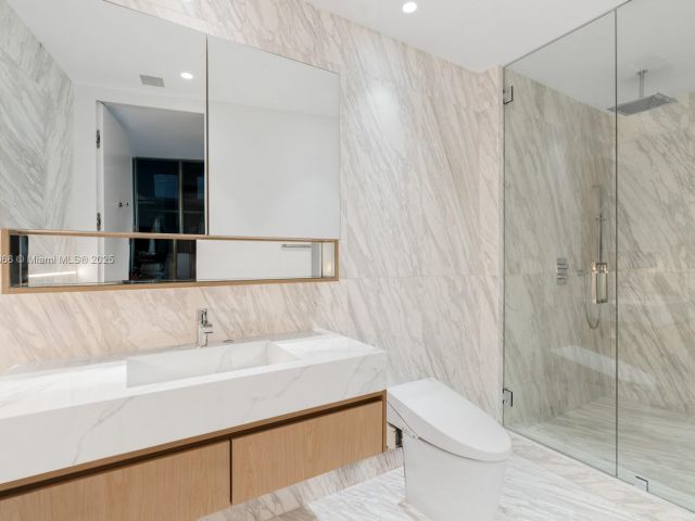 Apartment for sale  Unit #2701 - photo 6301106