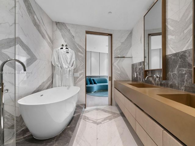 Apartment for sale  Unit #2701 - photo 6301109